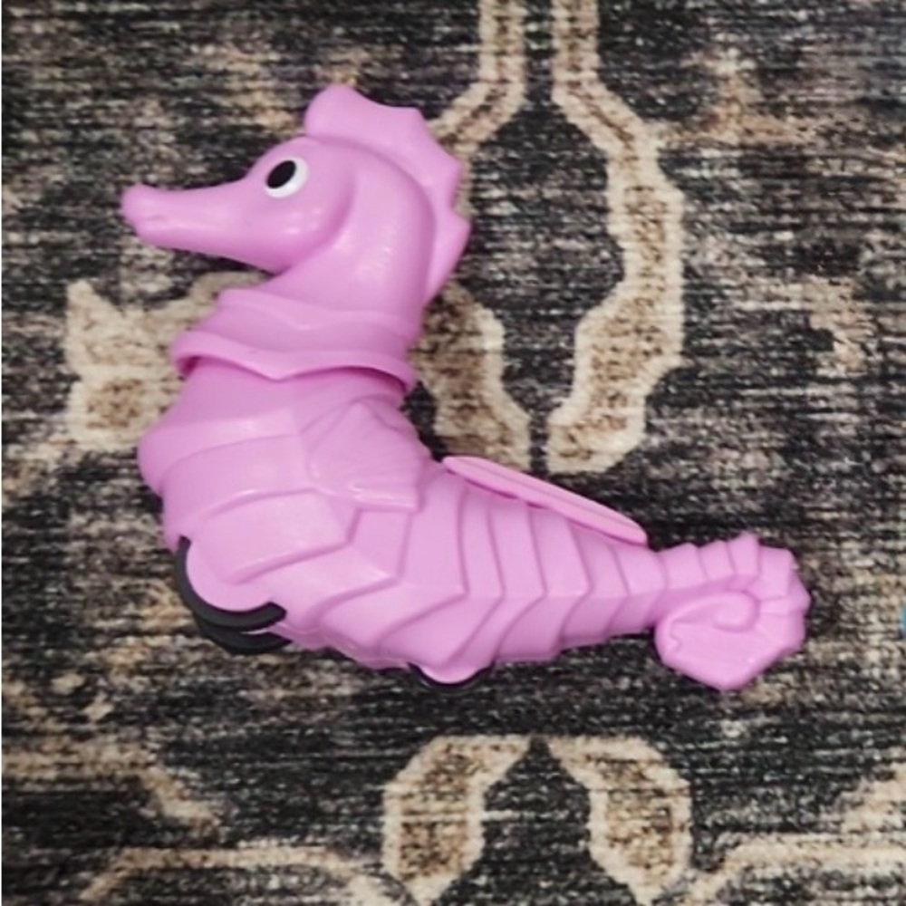Paw patrol Coral’s Seahorse aqua pups. No figure.